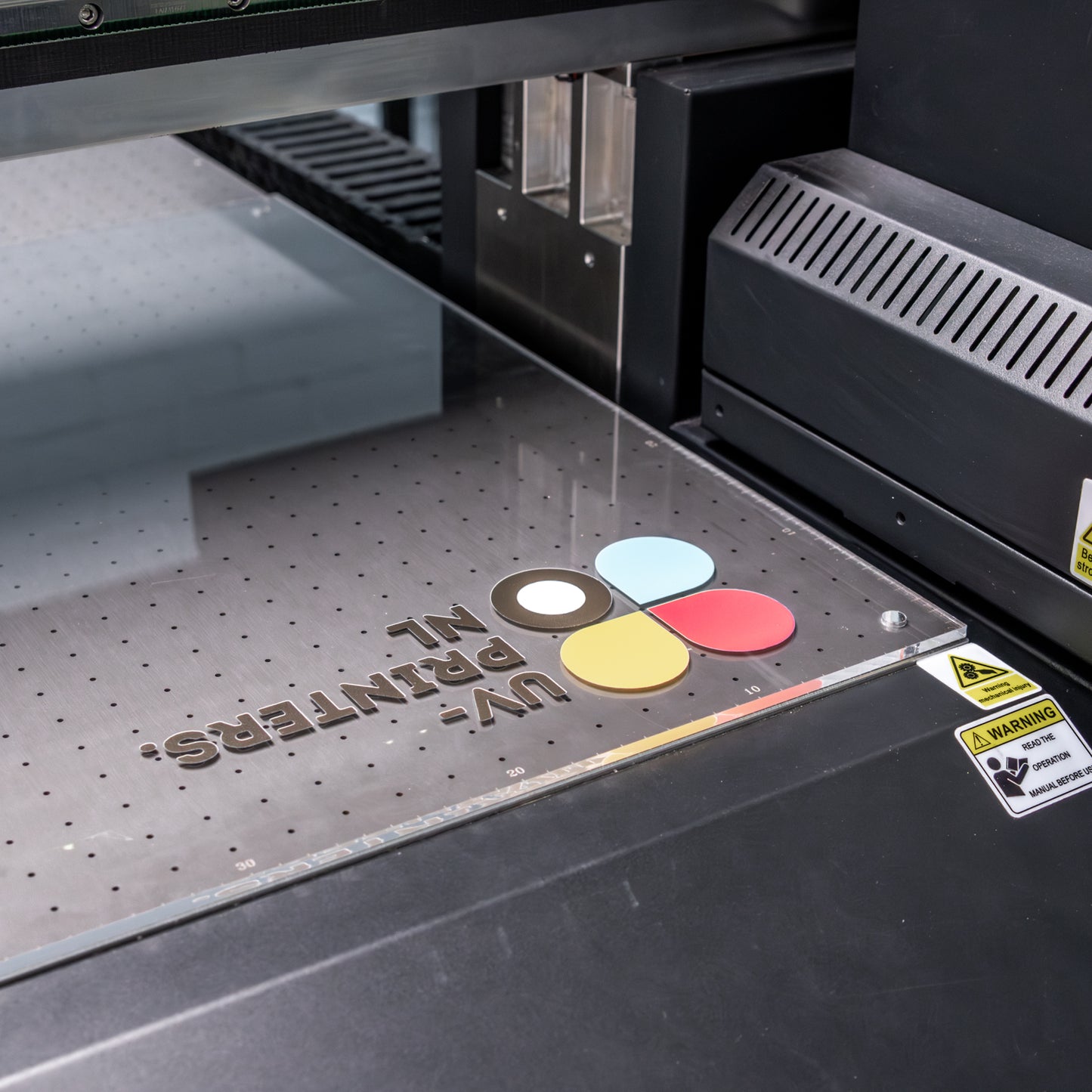 Junger gebrauchter UV-Drucker – 70x100cm | CMYK + Weiß