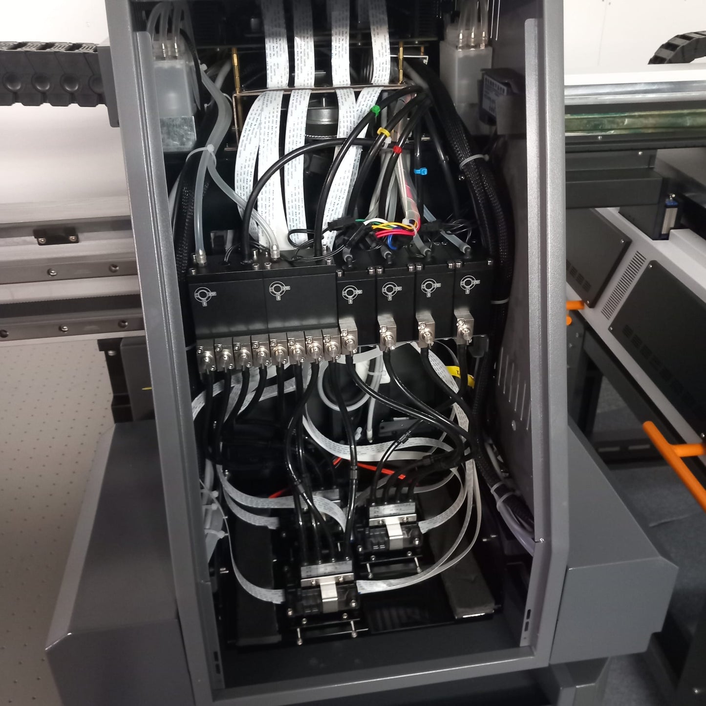A1 XL wassergekühlter UV-Drucker (Druckfläche 70 x 100 cm)